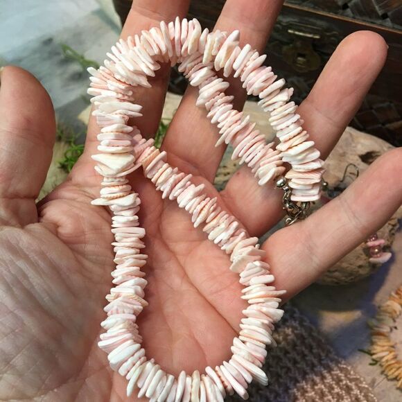 Puka pink shell choker & earring set vintage - Picture 3 of 4